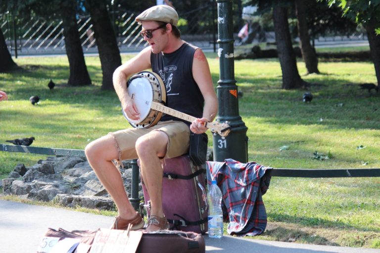 10 Busking Tips That Will Make You Money
